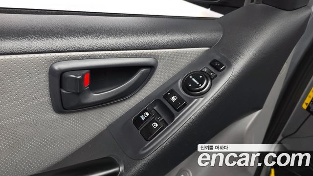 Hyundai Starex 2018 — photo 27