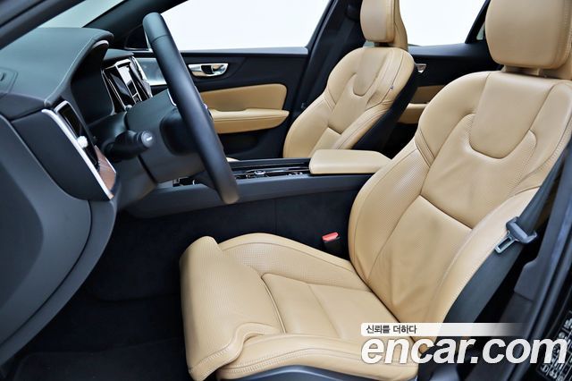 Volvo S60 2023 — photo 6