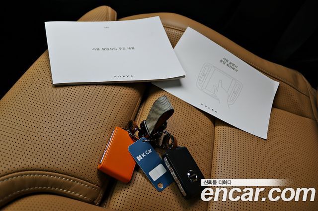 Volvo S60 2023 — photo 18