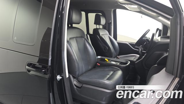 Hyundai Staria 2022 — photo 16