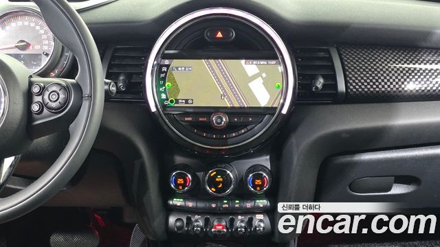 Mini Cooper 2020 — photo 19