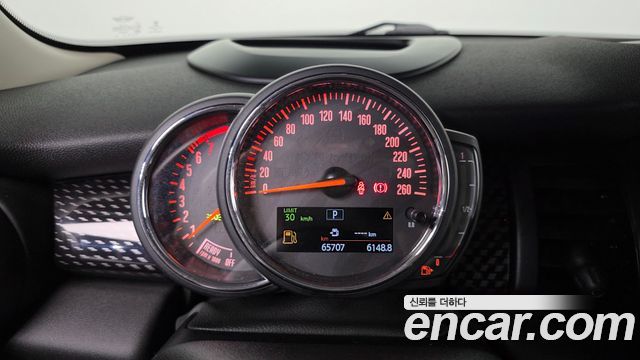 Mini Cooper 2020 — photo 28