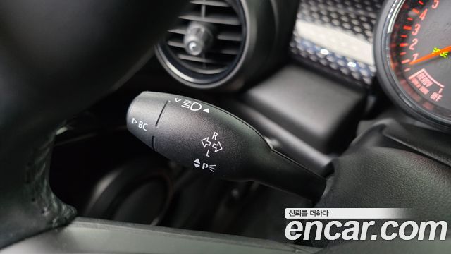 Mini Cooper 2020 — photo 32