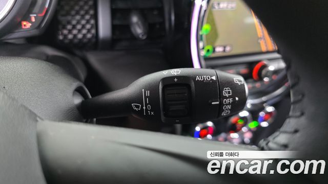 Mini Cooper 2020 — photo 33