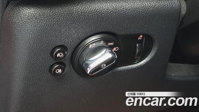Mini Cooper 2020 — photo 34