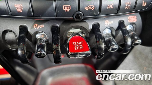 Mini Cooper 2020 — photo 35