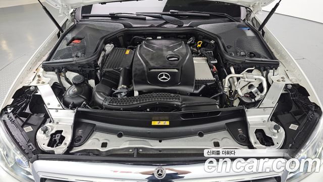 Mercedes-Benz E-Class 2019 — photo 6