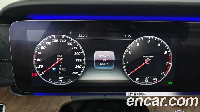 Mercedes-Benz E-Class 2019 — photo 11