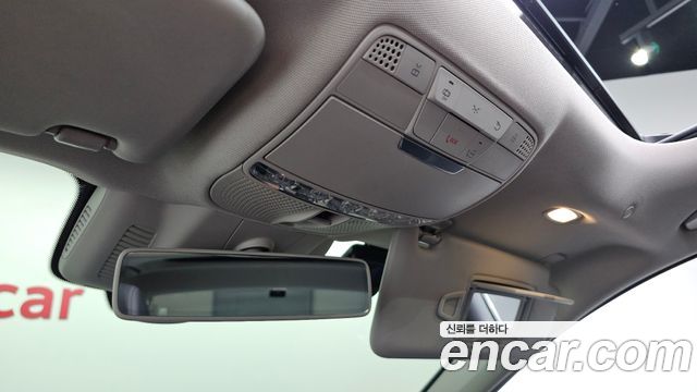 Mercedes-Benz E-Class 2019 — photo 26