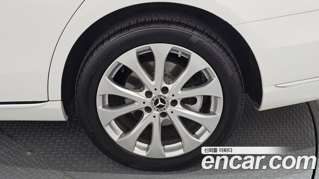 Mercedes-Benz E-Class 2019 — photo 7