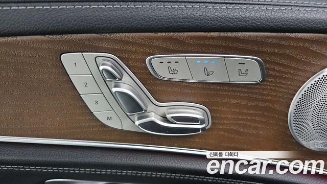 Mercedes-Benz E-Class 2019 — photo 30