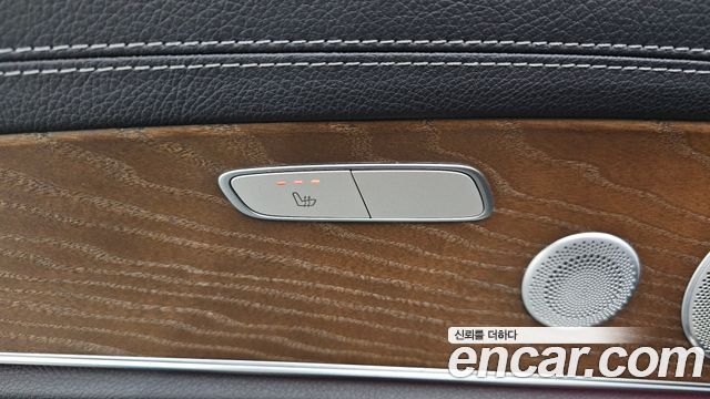 Mercedes-Benz E-Class 2019 — photo 33