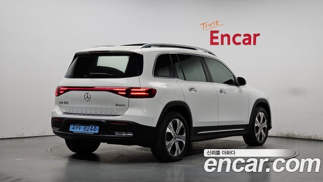 Mercedes-Benz EQB 2026 — photo 2