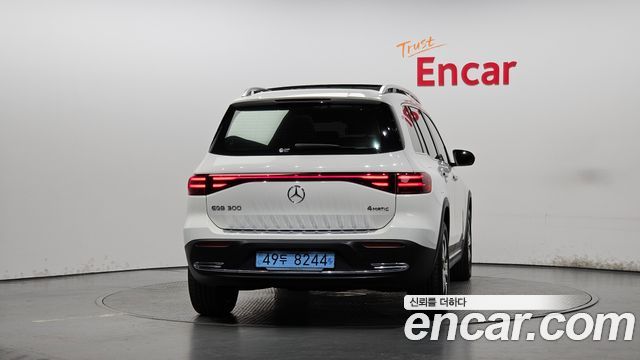 Mercedes-Benz EQB 2026 — photo 4