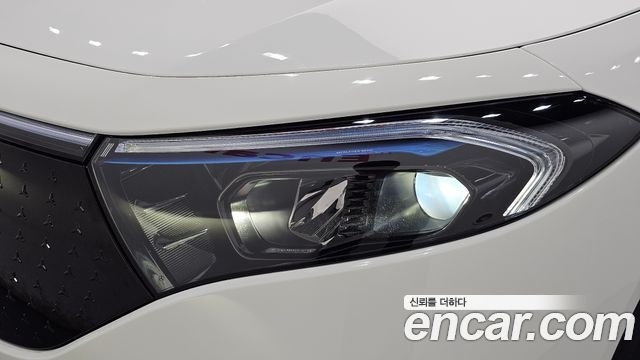 Mercedes-Benz EQB 2026 — photo 8