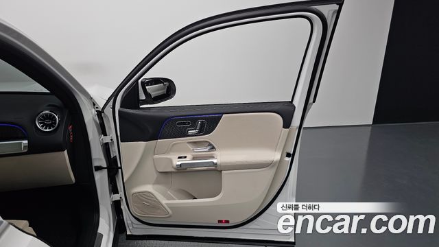 Mercedes-Benz EQB 2026 — photo 14