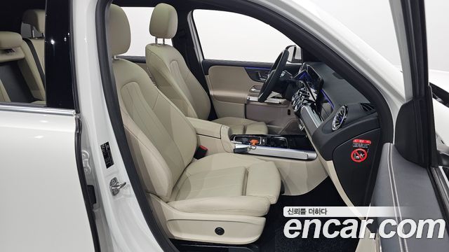 Mercedes-Benz EQB 2026 — photo 16
