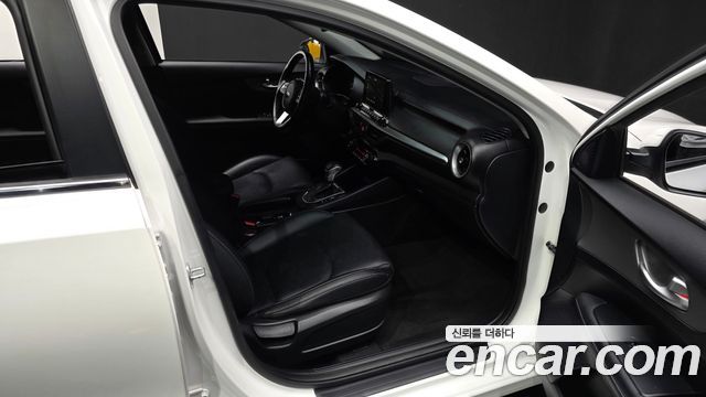 Kia K3 2019 — photo 17