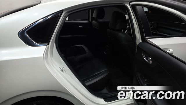 Kia K3 2019 — photo 18