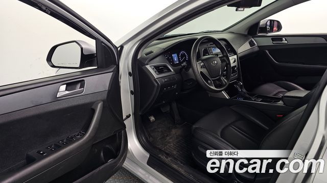 Hyundai Sonata 2017 — photo 13