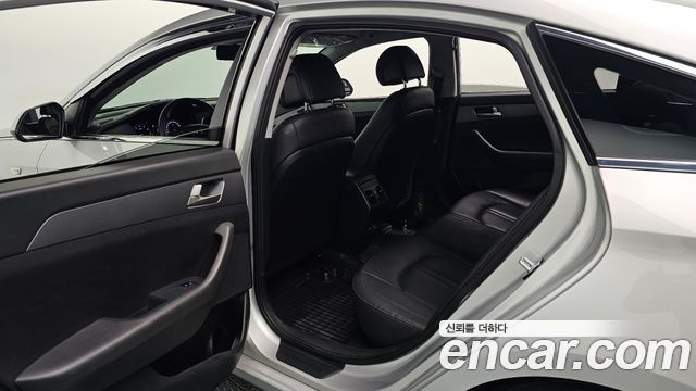 Hyundai Sonata 2017 — photo 16