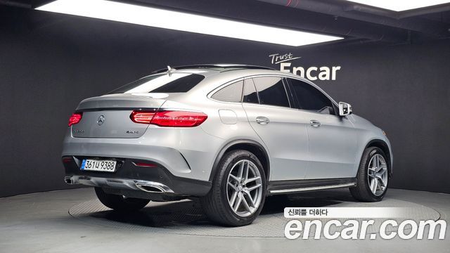 Mercedes-Benz GLE-Class 2017 — photo 2