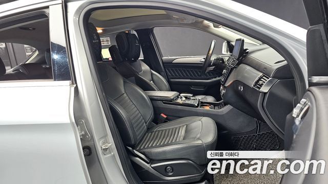 Mercedes-Benz GLE-Class 2017 — photo 17