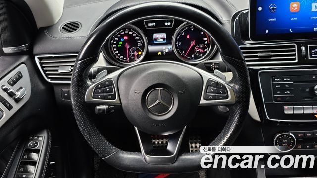 Mercedes-Benz GLE-Class 2017 — photo 19