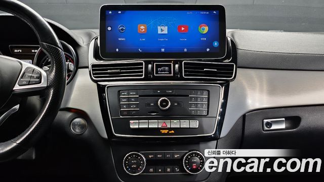 Mercedes-Benz GLE-Class 2017 — photo 20