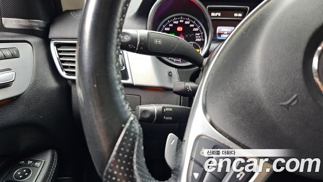Mercedes-Benz GLE-Class 2017 — photo 24