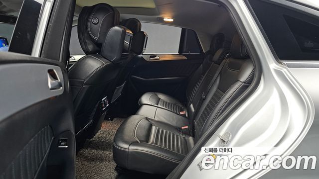 Mercedes-Benz GLE-Class 2017 — photo 16