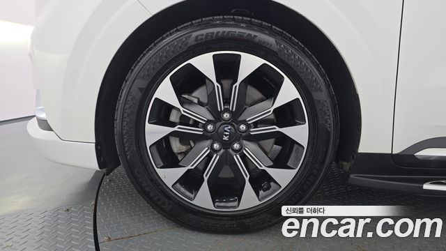 Kia Canival 2021 — photo 5