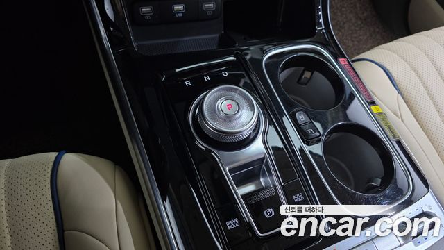 Kia Canival 2021 — photo 12