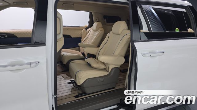 Kia Canival 2021 — photo 18