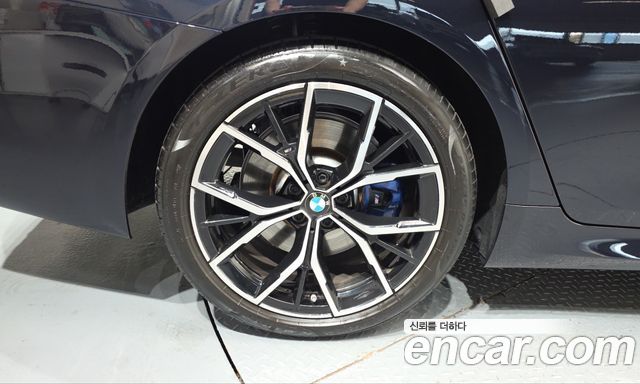 BMW 5-Series 2023 — photo 5