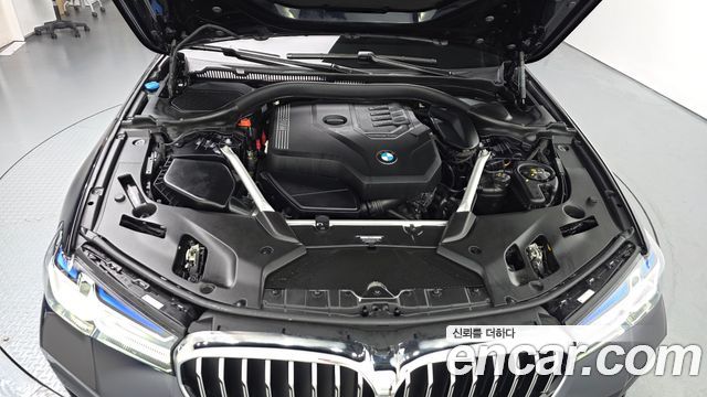 BMW 5-Series 2023 — photo 6