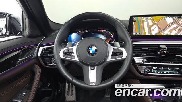 BMW 5-Series 2023 — photo 18