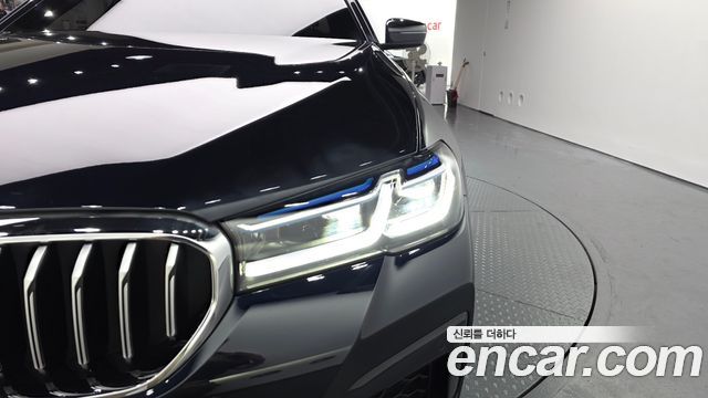 BMW 5-Series 2023 — photo 8