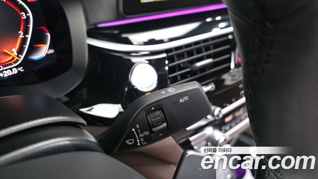 BMW 5-Series 2023 — photo 28
