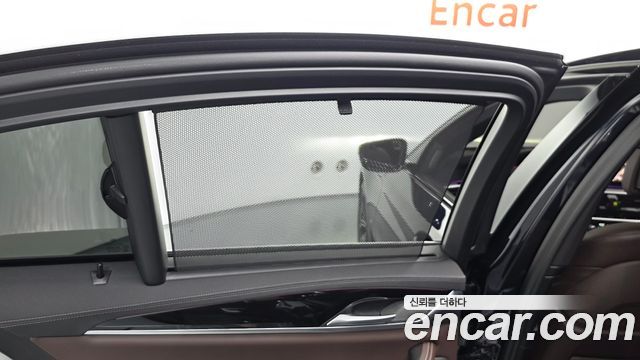 BMW 5-Series 2023 — photo 29