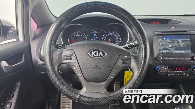 Kia K3 2015 — photo 13