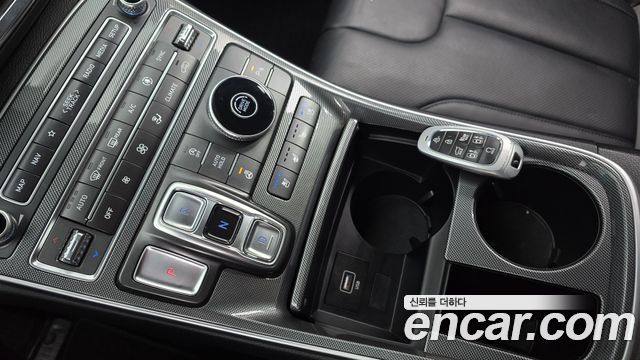 Hyundai Santafe 2023 — photo 9