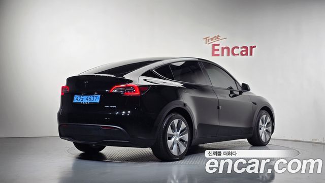 Tesla Model Y 2022 — photo 2