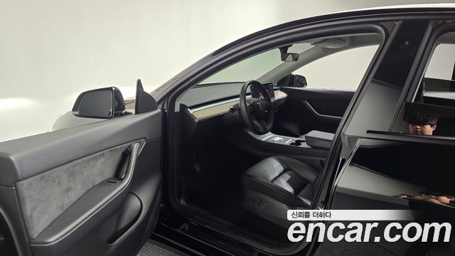 Tesla Model Y 2022 — photo 13