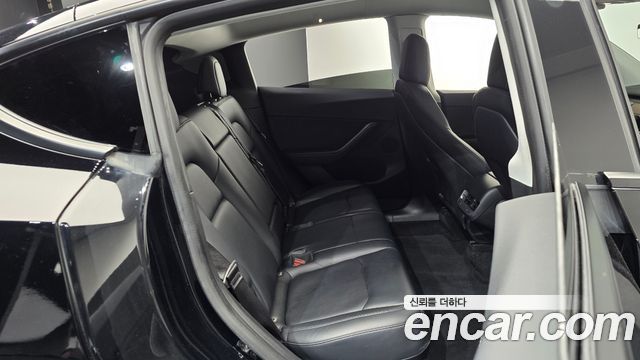 Tesla Model Y 2022 — photo 17