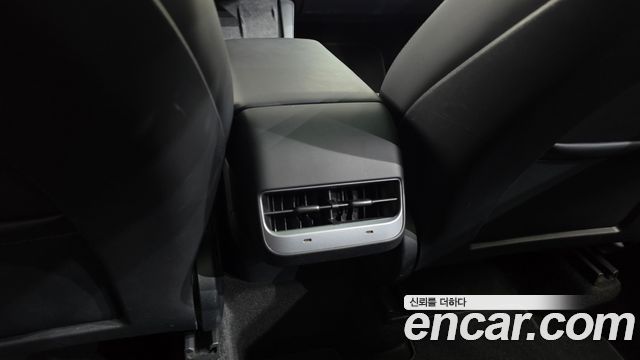 Tesla Model Y 2022 — photo 32
