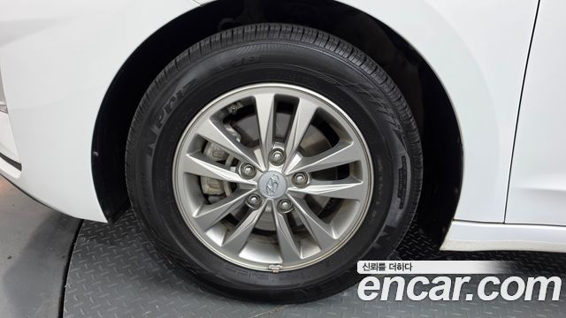 Hyundai AVANTE 2020 — photo 5