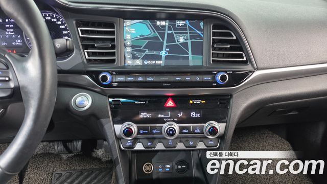 Hyundai AVANTE 2020 — photo 15