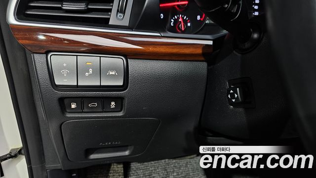 Kia K7 2017 — photo 22