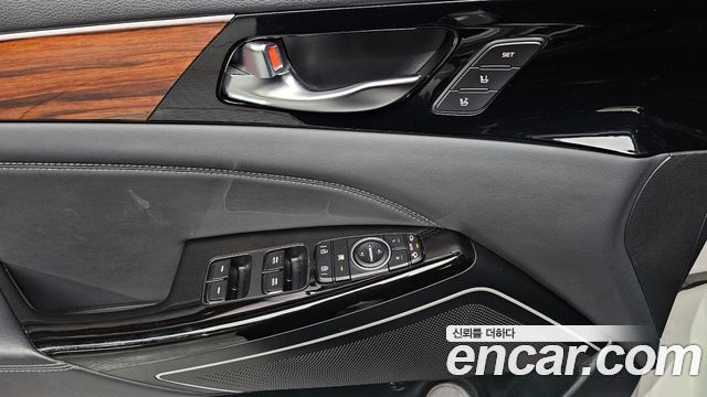 Kia K7 2017 — photo 23